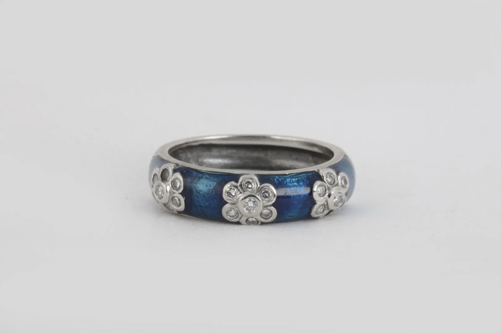 14k White Gold 0.21tcw Diamond & Blue Enamel Ring Size 6.5 (5.55g.)