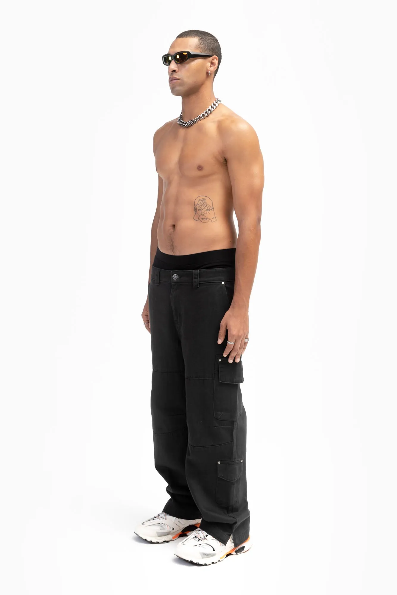 BASIC BLACK CARGO PANTS