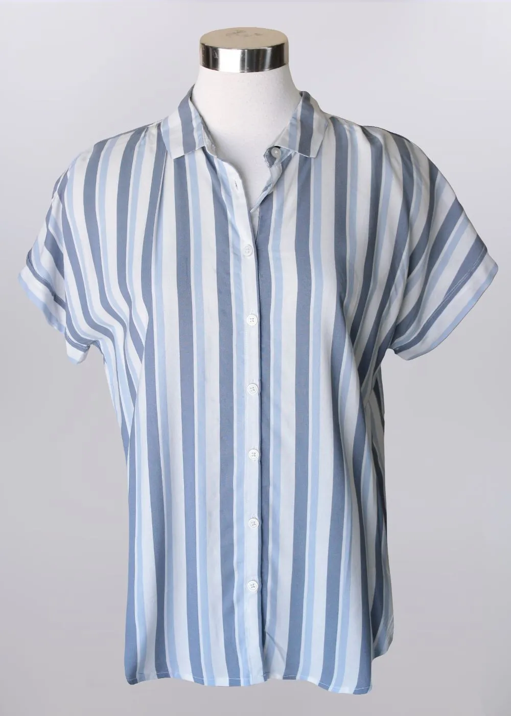 'Keren Hart' Women's Striped Rayon Button Down - Blue