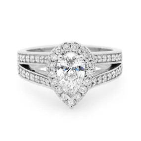 Pear cut diamond ring