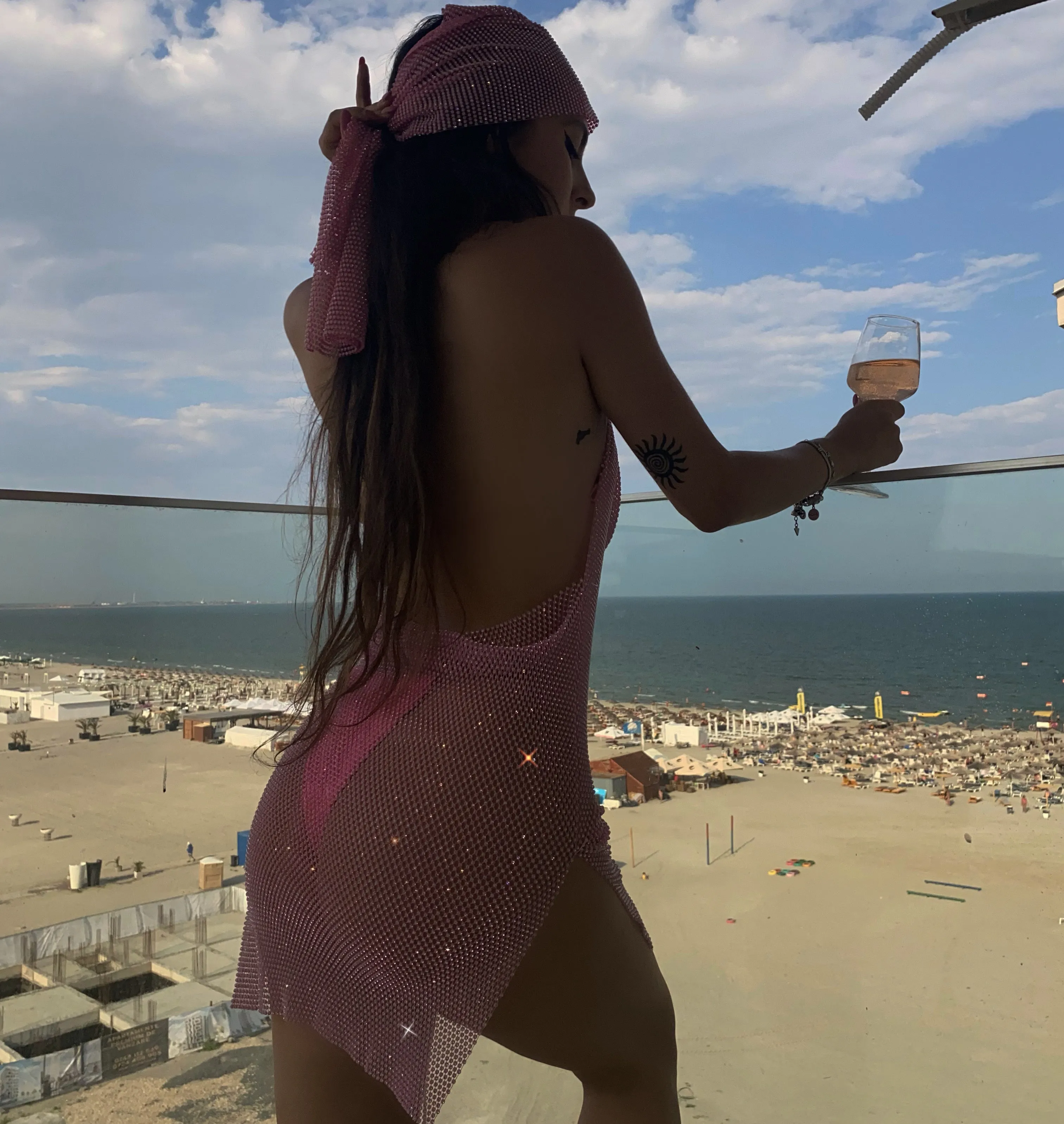 ROCHIE ‘PINK BOUJEE’ - Rochie roz stralucitoare cu strasuri si spate gol