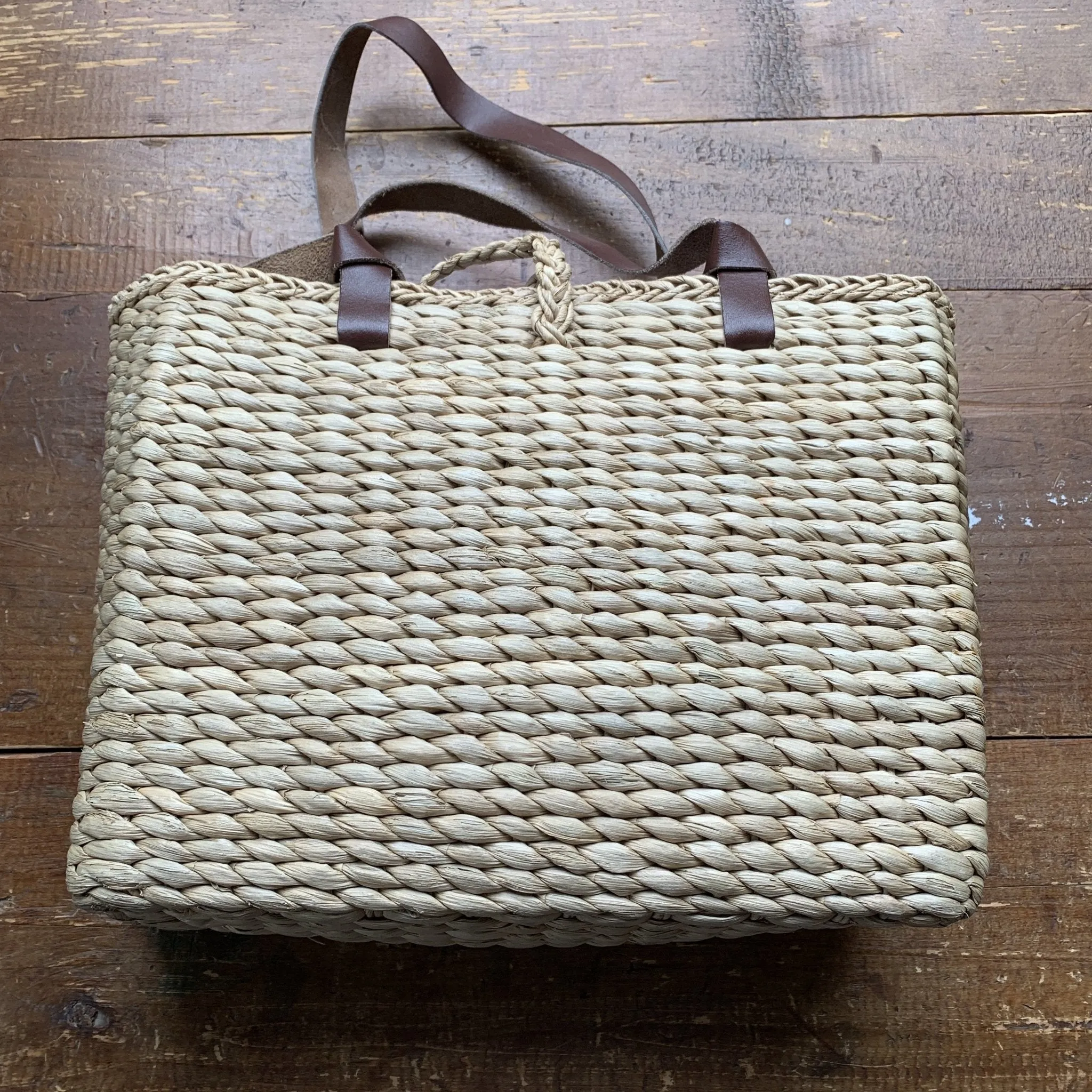 Vintage Straw Purse with Blue Floral Pattern. Perfect Summer Bag.